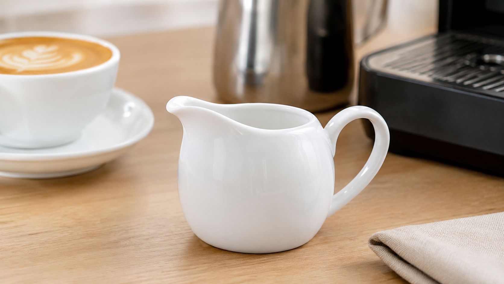 Genware Porcelain Milk Jugs 14cl/5oz (Case of 6)