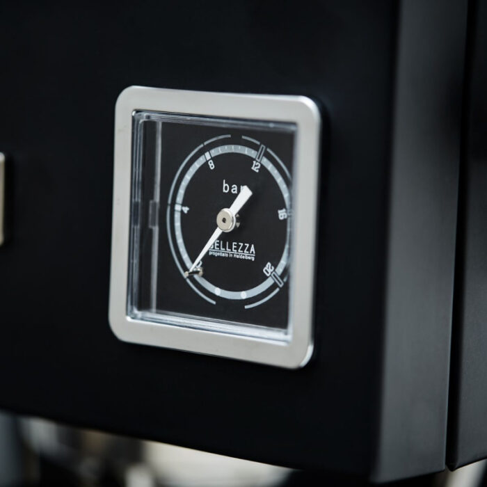 Pressure gauge of a coffee machine.
