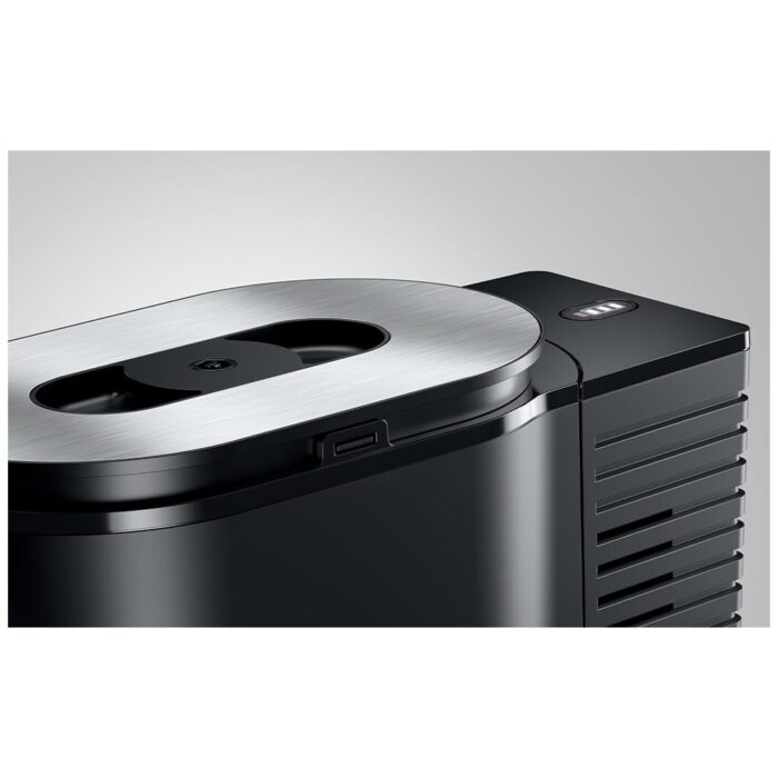Lockable stainless steel lid on the JURA Cool Control 2.5L milk cooler